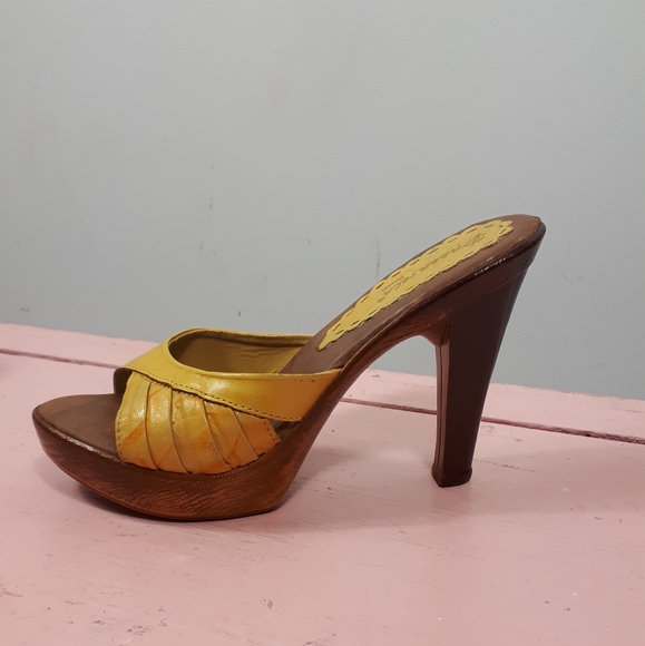 Passarela Shoes - Made in Brazil, 70"s Platform Clogs wooden Heels